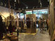 Изготовленные на заказ деревянные Shelving &amp; стойки дисплея для одежды ходят по магазинам/магазинов вина/молов